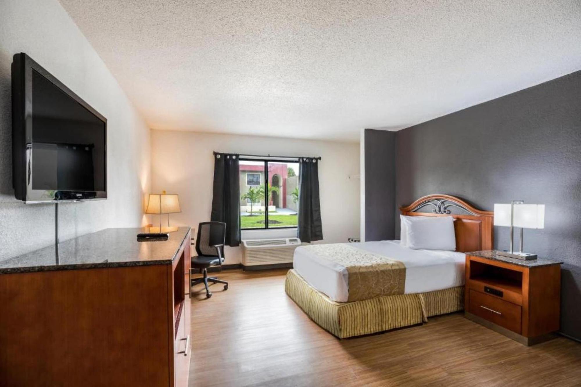 Oyo Hotel Orlando Airport מראה חיצוני תמונה