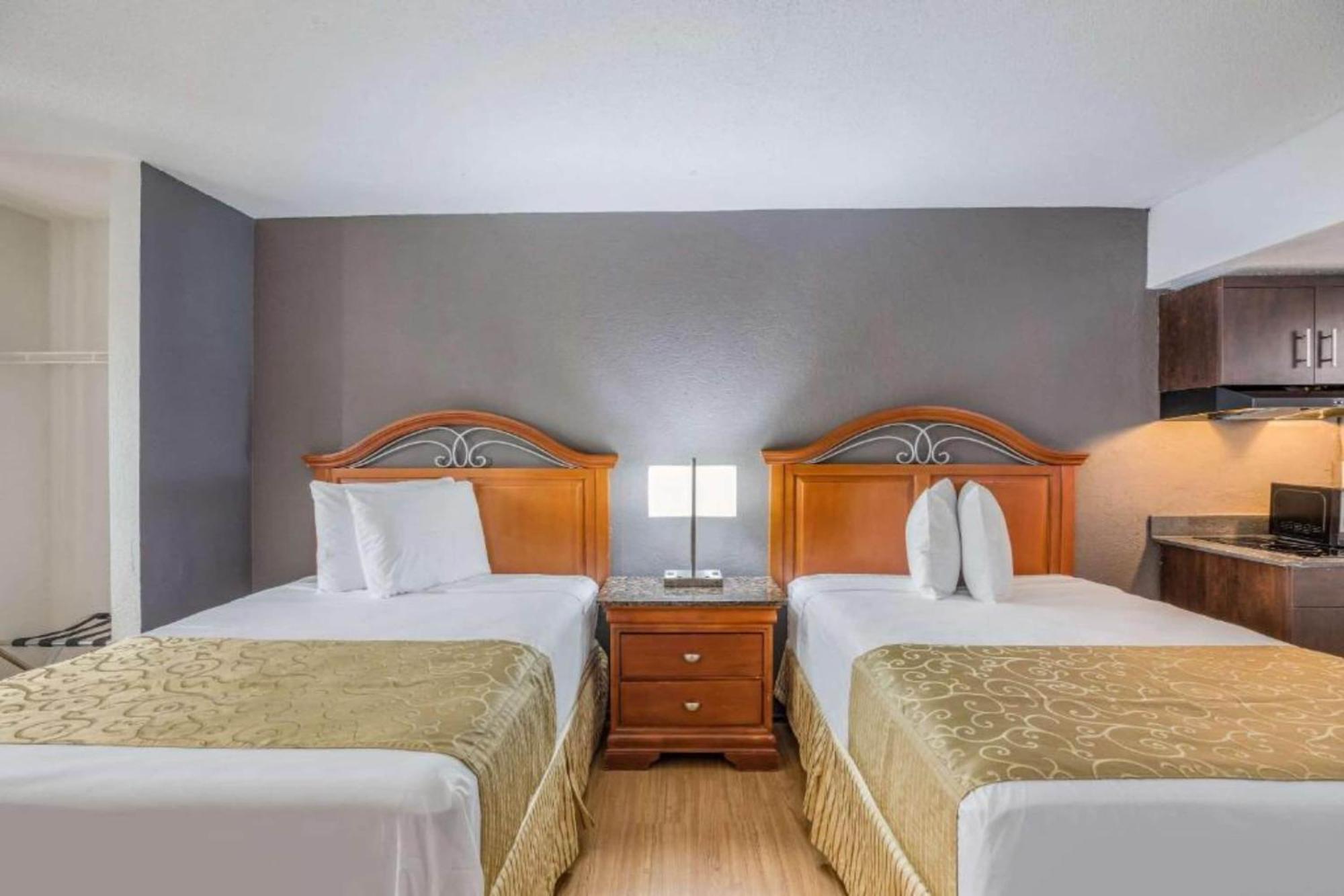 Oyo Hotel Orlando Airport מראה חיצוני תמונה