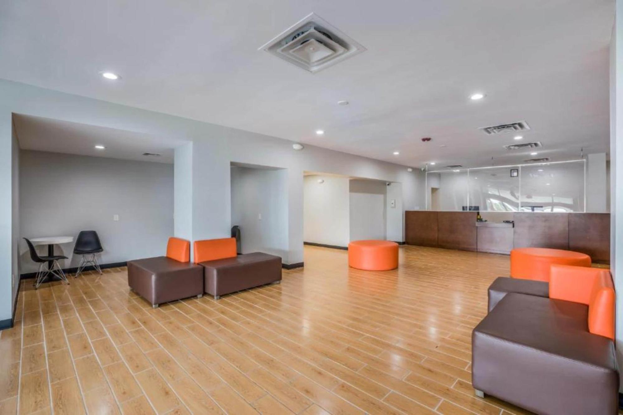 Oyo Hotel Orlando Airport מראה חיצוני תמונה