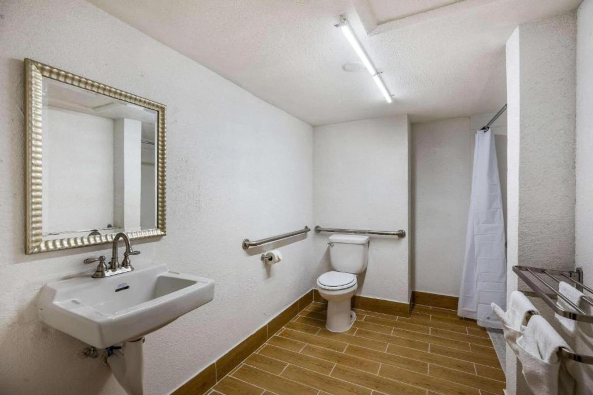 Oyo Hotel Orlando Airport מראה חיצוני תמונה